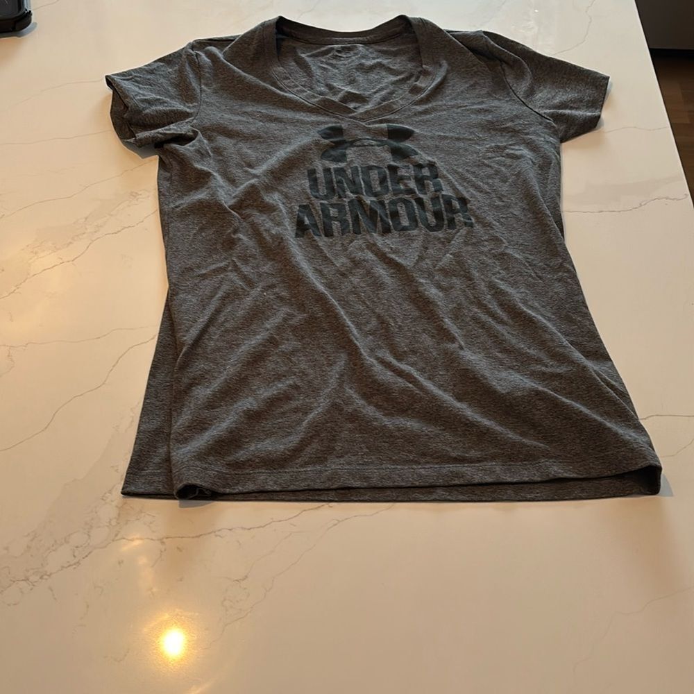 Under armour t shirt